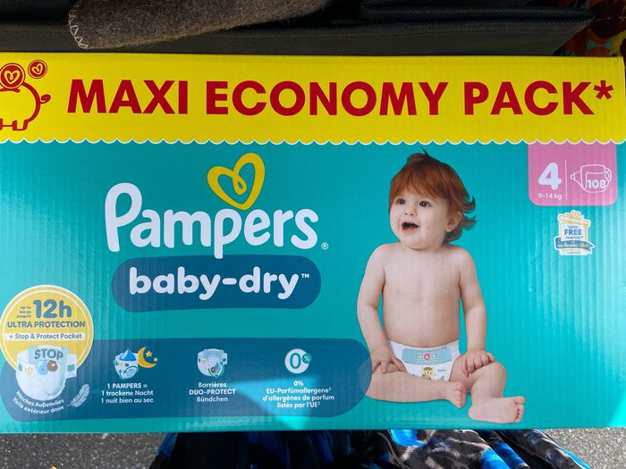 104  couches Pampers Baby dry T4