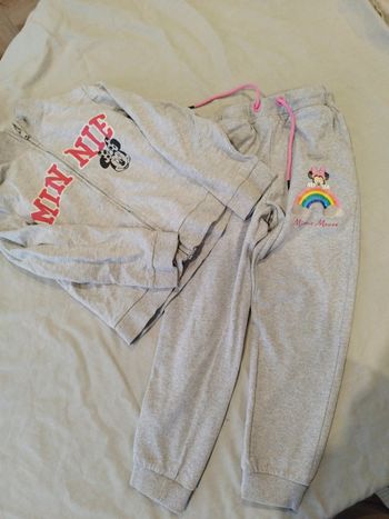 Ensemble jogging Minnie