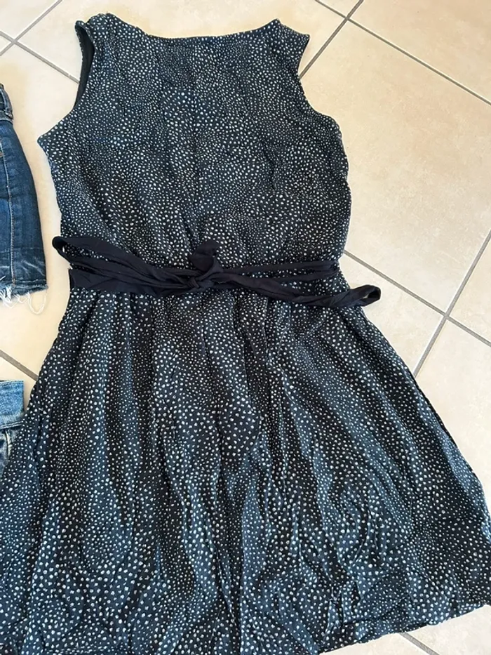 Lot jupes jean et robe - photo numéro 3