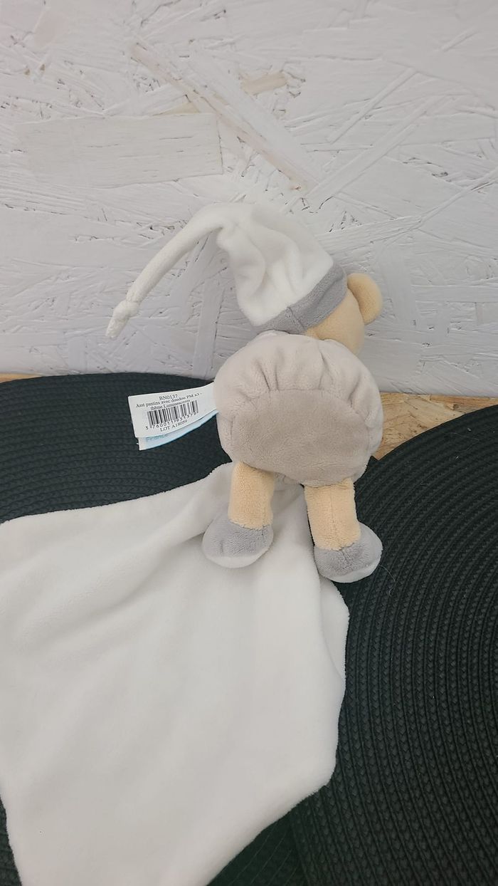 Doudou Ours bonnet beige gris étoile lune luminescent Baby Nat Babynat - photo numéro 2