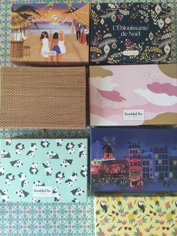 7 boîtes de rangement en carton