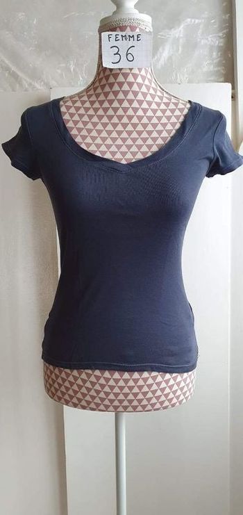 Tee-shirt, bleu marine, coton, en très très bon état, marque Camaïeu =4€