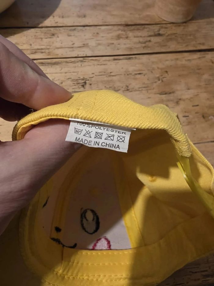 Casquette Pikachu Jaune – L’Accessoire Parfait pour les Fans de Pokémon ! - photo numéro 4