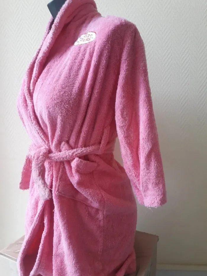 Peignoir rose Charlotte aux fraises taille 6/8 ans - photo numéro 5