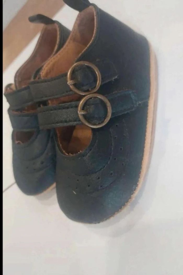 Chaussures  bébé souples  habillées  T  3mois - photo numéro 2