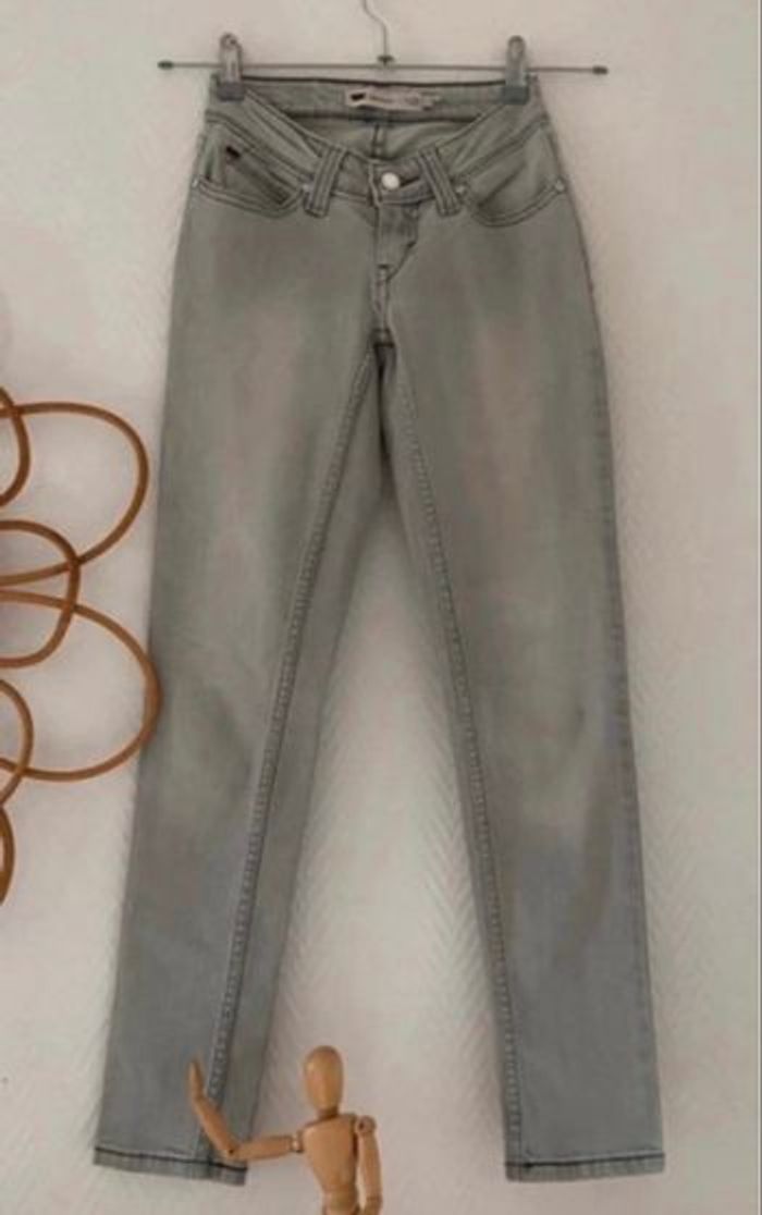 Jean Lévis bold Bold Curve low Rise skinny taille 34 - photo numéro 1