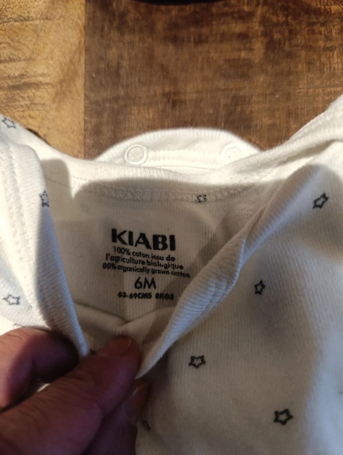 Lot 2 bodies ML kiabi 6 mois - photo numéro 2