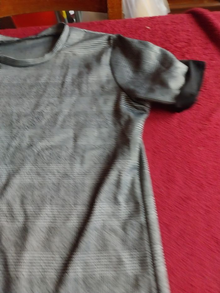 Ensemble pantalon+maillot  taille S - photo numéro 2