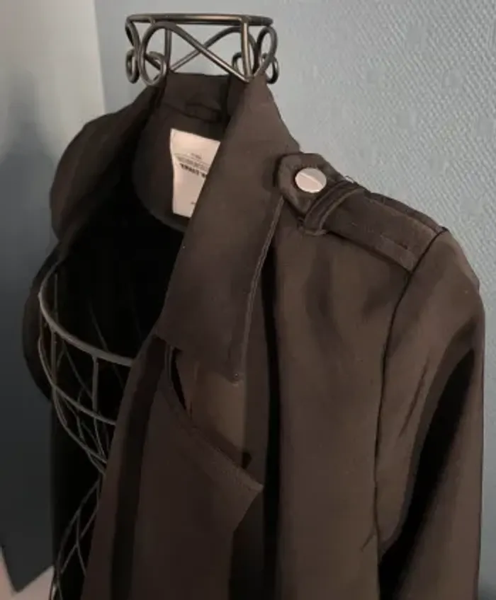 Trench Noir - photo numéro 6