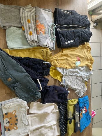 Lot vêtements 24 mois