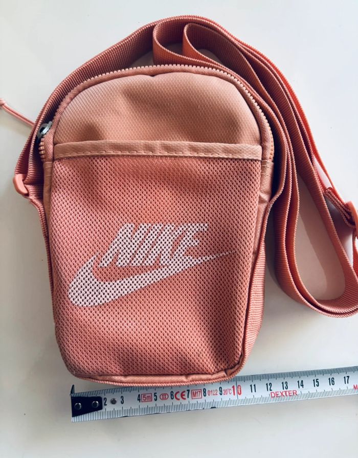 Sacoche petit sac bandoulière marque Nike sportwear - photo numéro 2