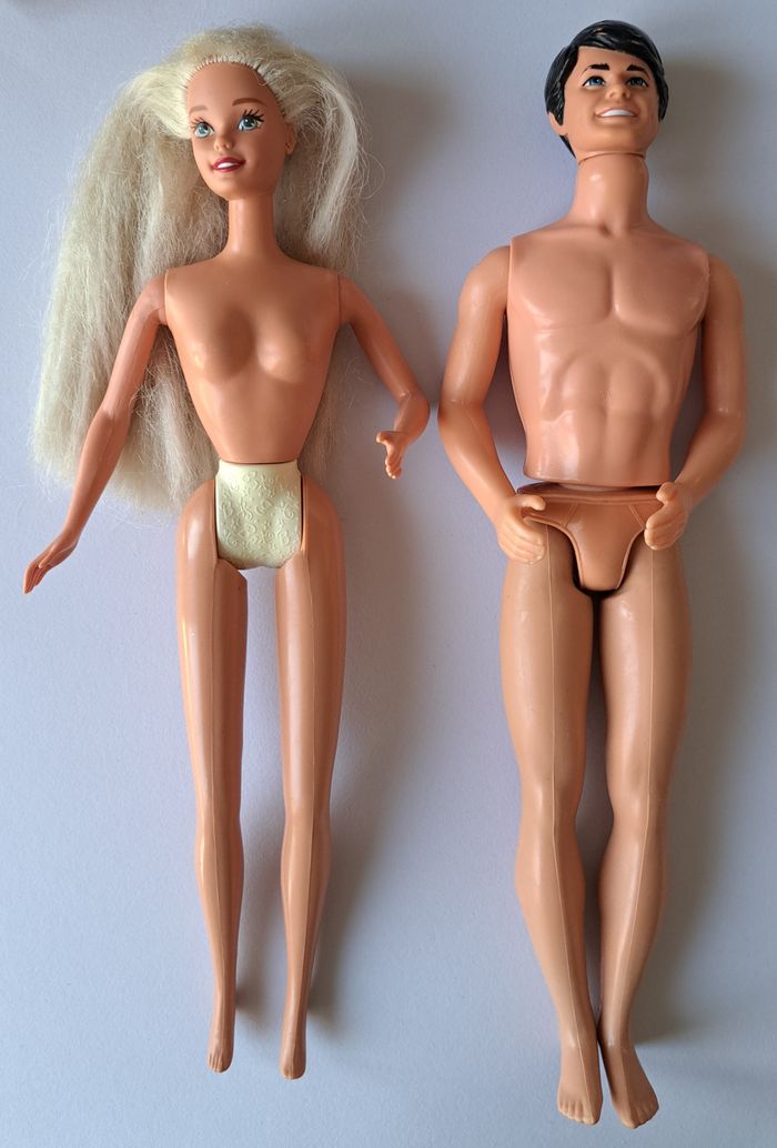 🪆 Lot de 2 anciennes figurines poupées Barbie et Ken 1966 et 1968 - photo numéro 3