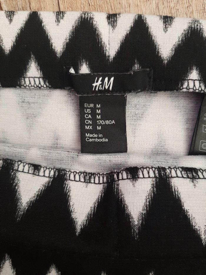 Jupe noire et blanche taille M - photo numéro 2