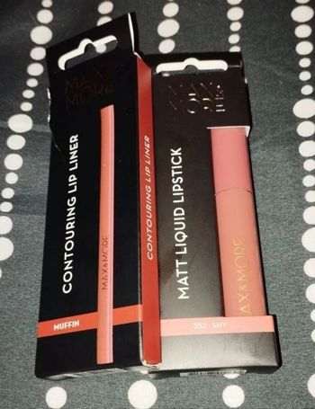 Rouge a lèvres et contouring lip liner