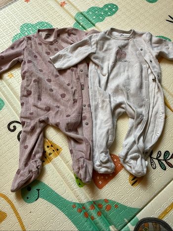Lot de 2 pyjamas velours 6 mois intérieur coton
