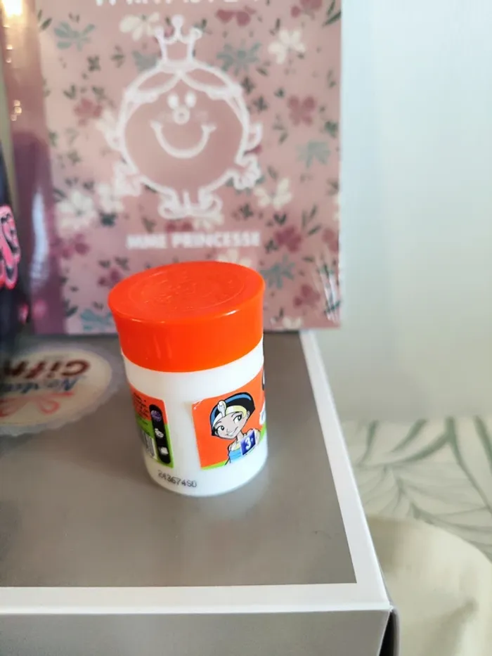 Coffret cadeau Génération 70 femme contenant 8 cadeaux - photo numéro 3
