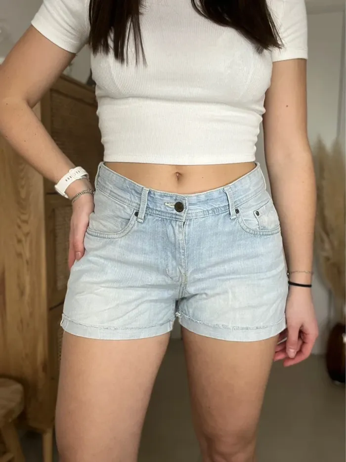 Short en jean bleu clair H&M - photo numéro 2