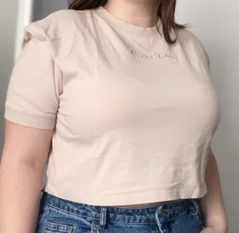 T-shirt beige court avec inscription pailleté
