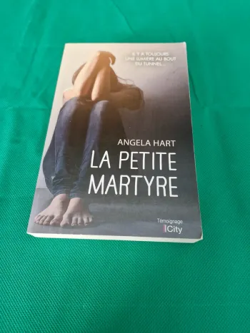 La petite martyre Angela Hart