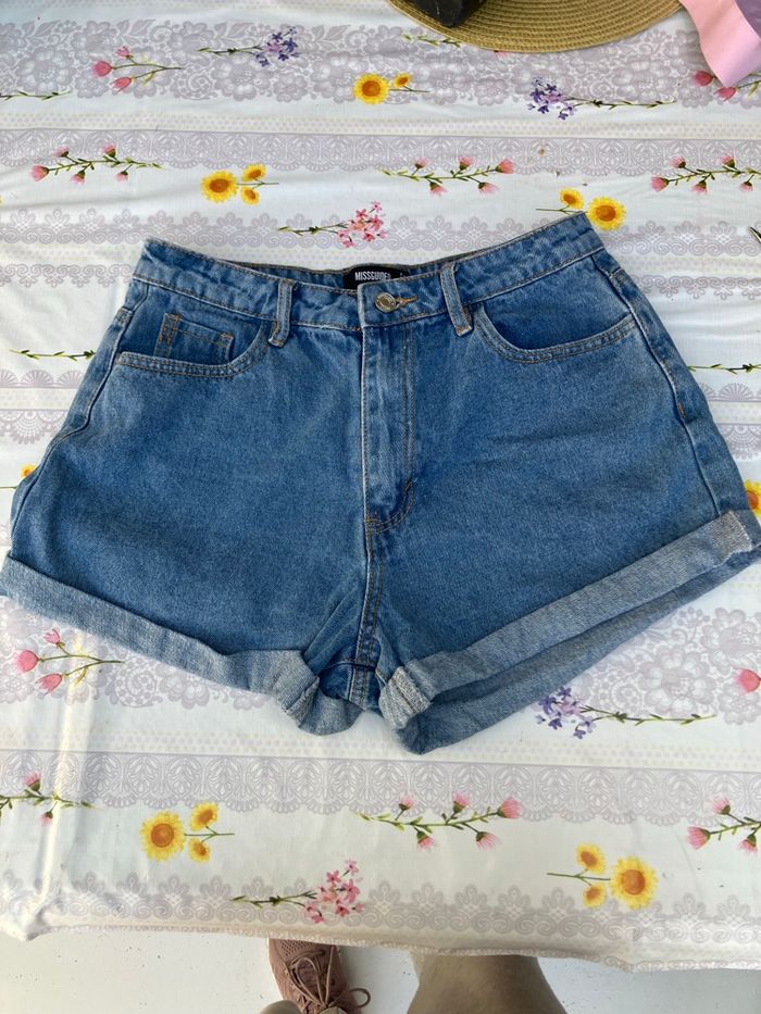 Missguided - Short en jean bleu taille haute 100% coton