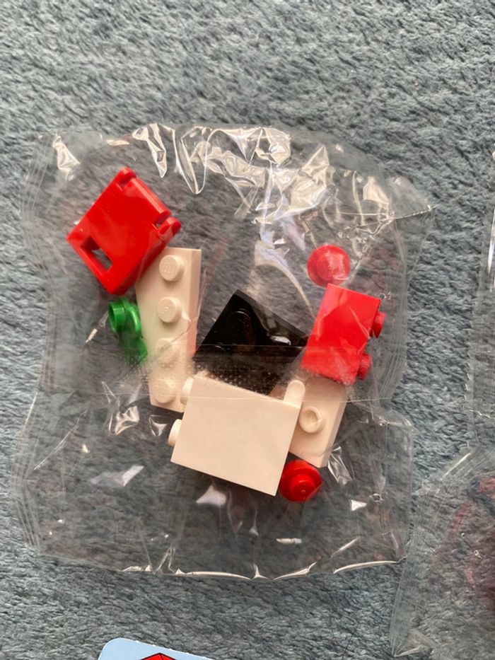 Lot lego minifigurine garçon billy avec sa lettre et boîte aux lettres - photo numéro 7