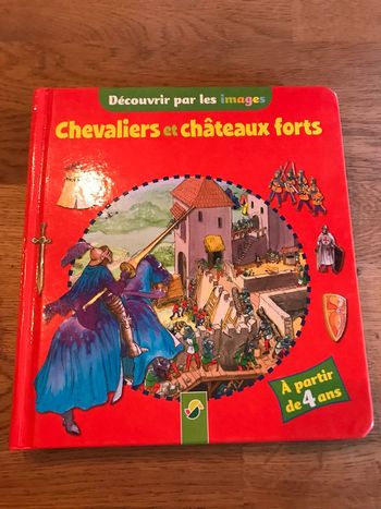 Livre Découvrir par les images Chevaliers et châteaux forts