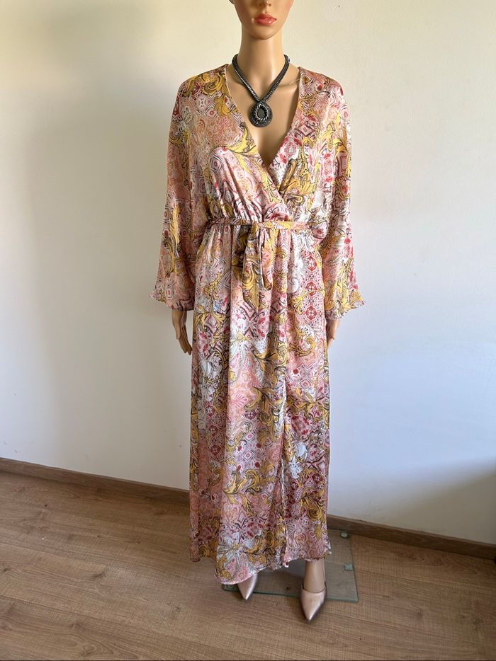 Robe longue satinée neuve Laura Max taille M - photo numéro 3