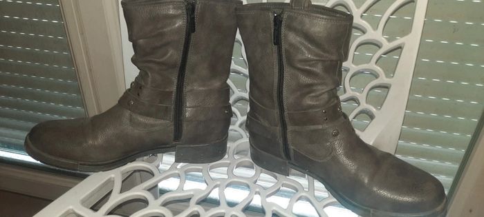Chaussures mustang T40