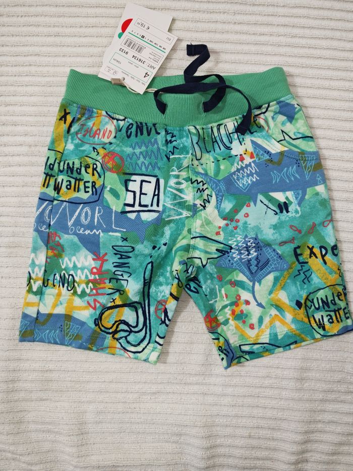 Bermuda boboli 4 ans neuf