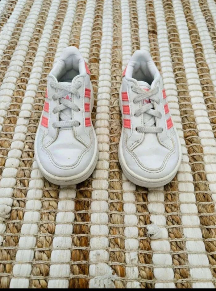 Baskets  Taille 23  Adidas - photo numéro 3