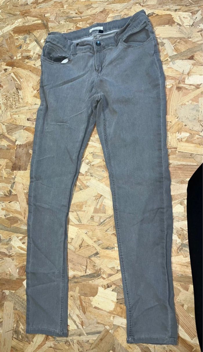 Jean skinny gris kiabi taille 42 - photo numéro 2