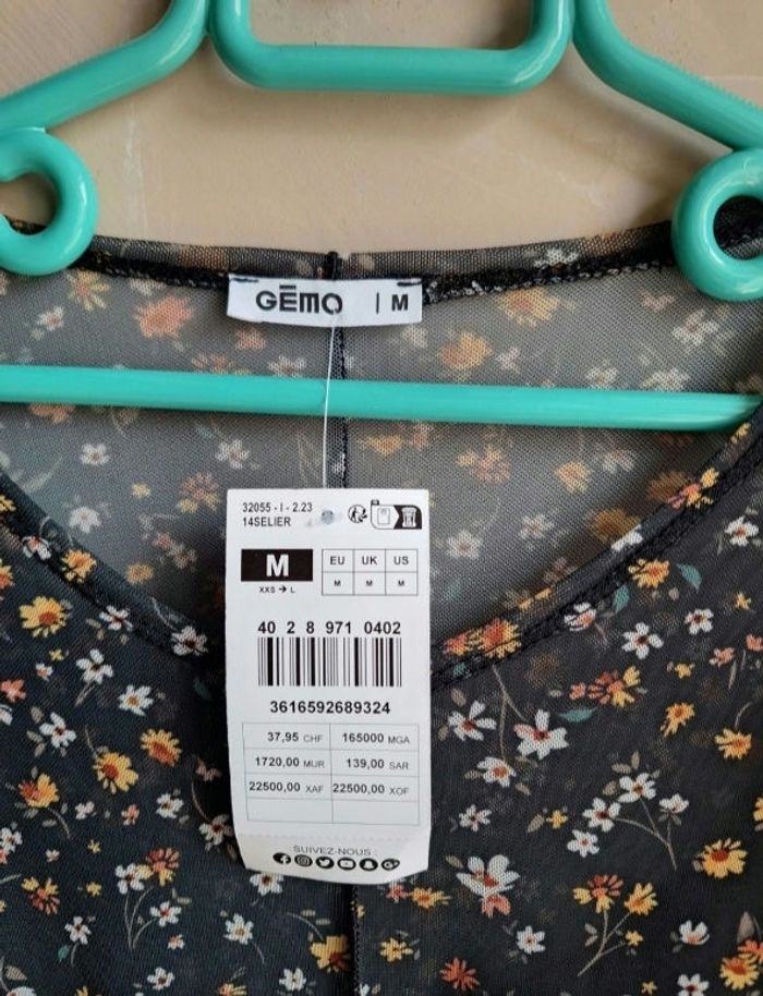 Robe cintrée a fleur - photo numéro 2