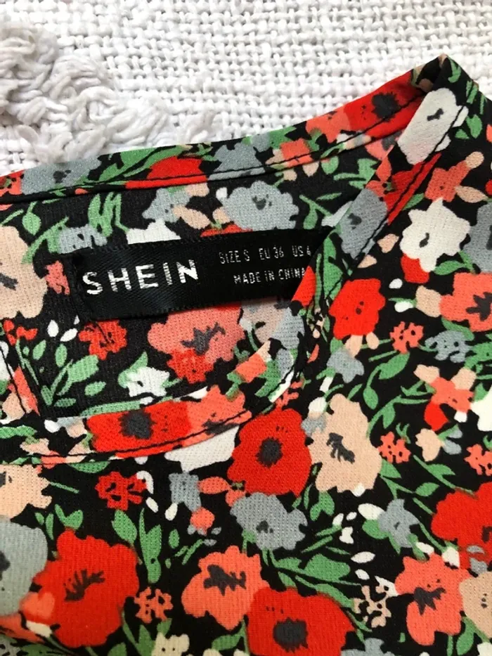 Blouse fleurie taille 36 - photo numéro 2