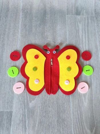 Jeu en feutrine geste du quotidien