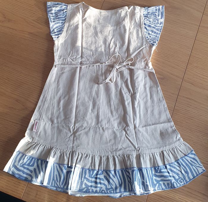 Robe 6/7 ans - photo numéro 2