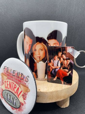 Coffret mug Friends / mug + sous tasse + porte clé