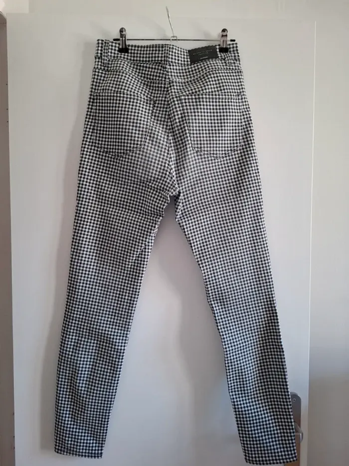 Pantalon vichy noir et blanc - Stradivarius - 38 - très bon état