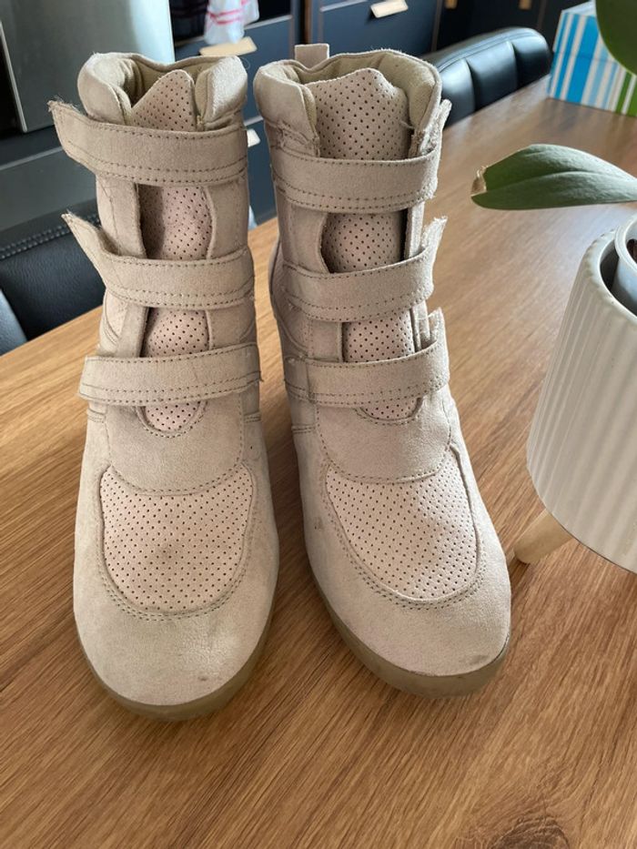 Chaussures montantes compensées