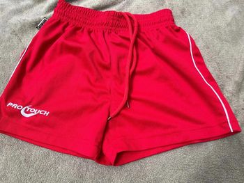 Short pro touch taille 6-8 ans rouge