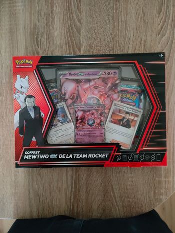 Coffret Mewtwo EX de le Team Rocket 