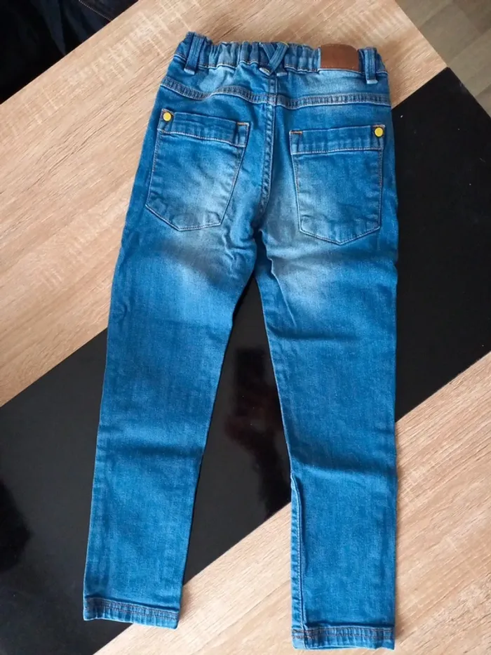 Jeans fille 7 ans - photo numéro 3