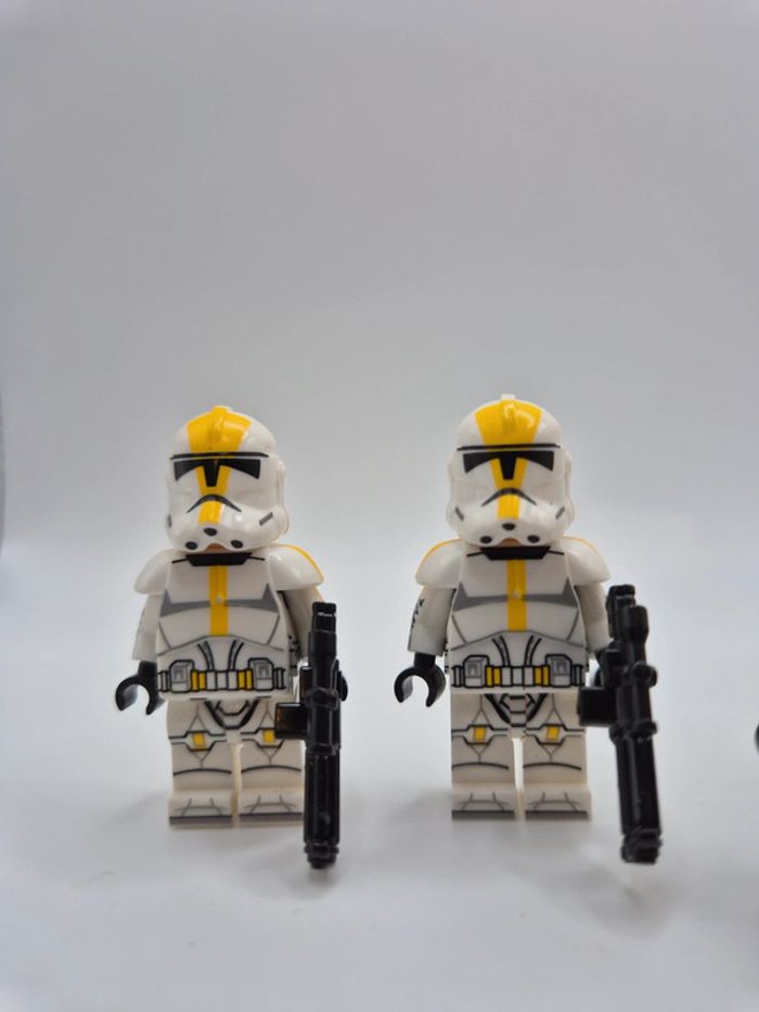 Figurines type lego Commandant clone Bly avec 4 clones de la 327ème star wars - photo numéro 3