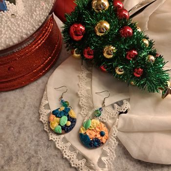 Boucles d'oreilles pendante florale pâte polymere