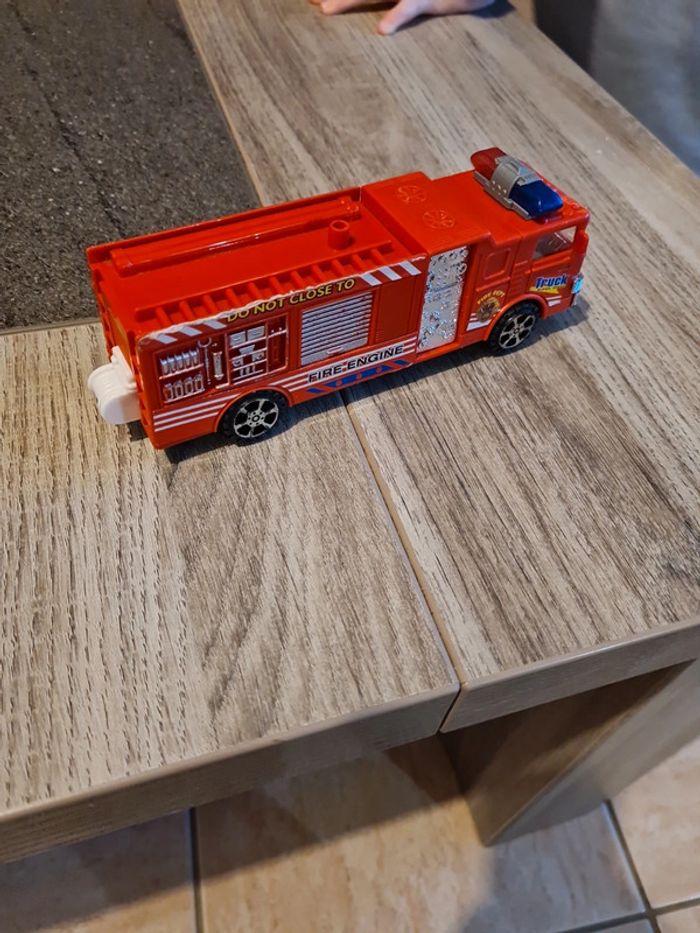 Camion pompier - photo numéro 3