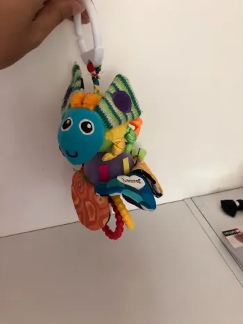 Jouet d’éveil / hover abeille vibrante Lamaze