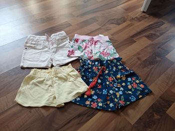 Lot 4 shorts 4 ans