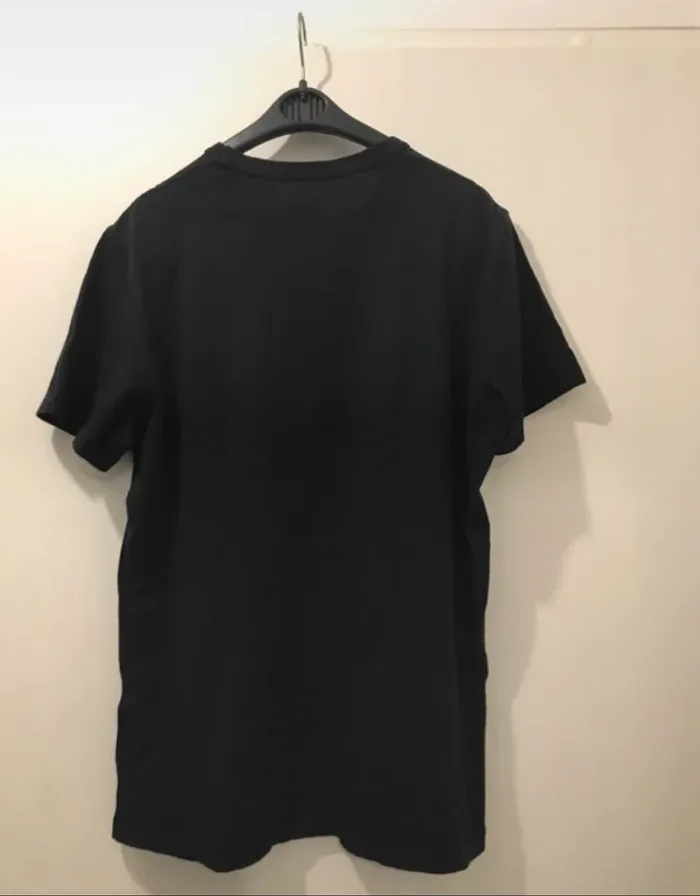 T-shirt unisexe c&a col v manches courtes noire taille S - photo numéro 2