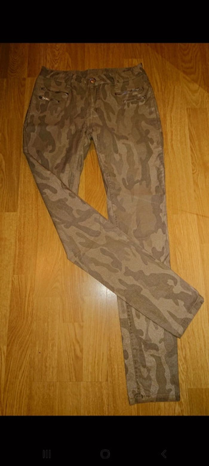 Pantalon Stretch T 38 en bon état - photo numéro 3