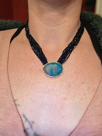 Collier en pierre 