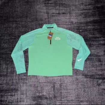 💚🔥 Haut Nike zip vert – Style running & tech (Taille M) 🔥